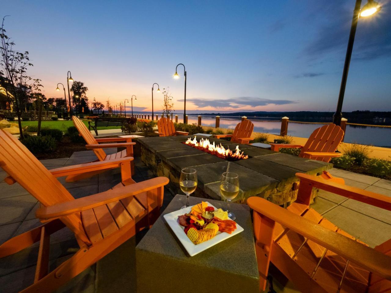 Chautauqua Harbor Hotel - Jamestown Celoron المظهر الخارجي الصورة